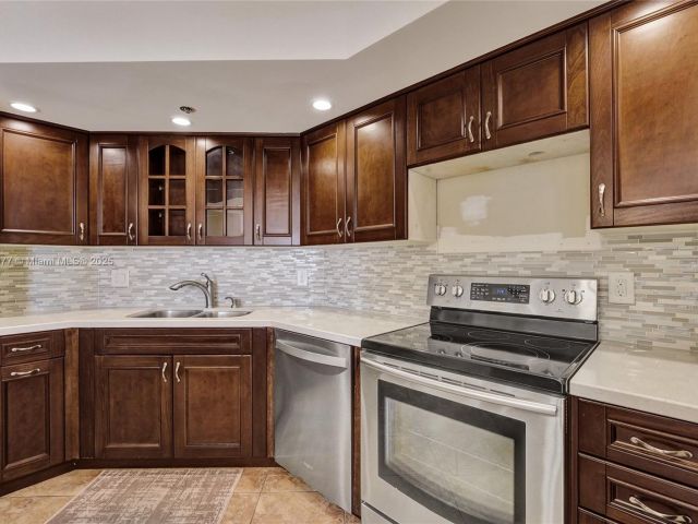 Apartment for sale  Unit #518 - photo 5669899