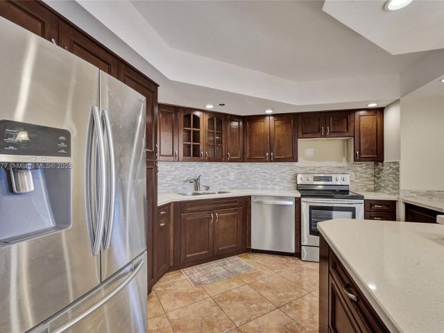 Apartment for sale  Unit #518 - photo 5669900