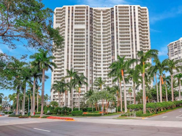 Apartment for sale  Unit #1802 - photo 5545078