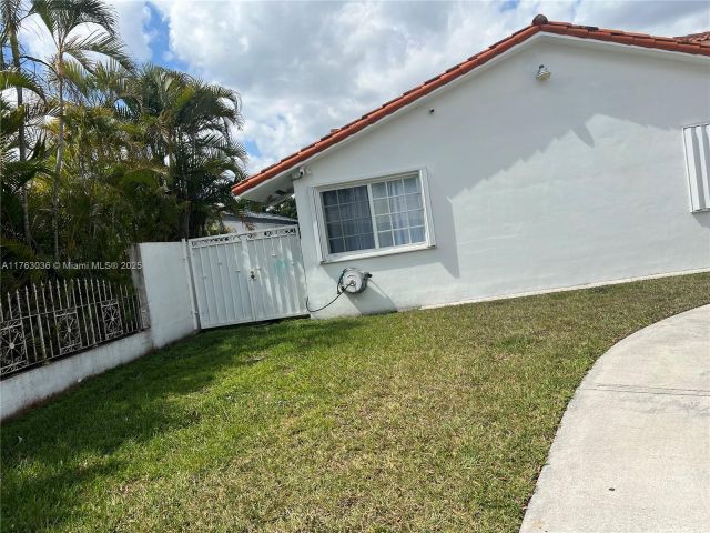 Home for sale at 116 SW 135th Ave - photo 5556433