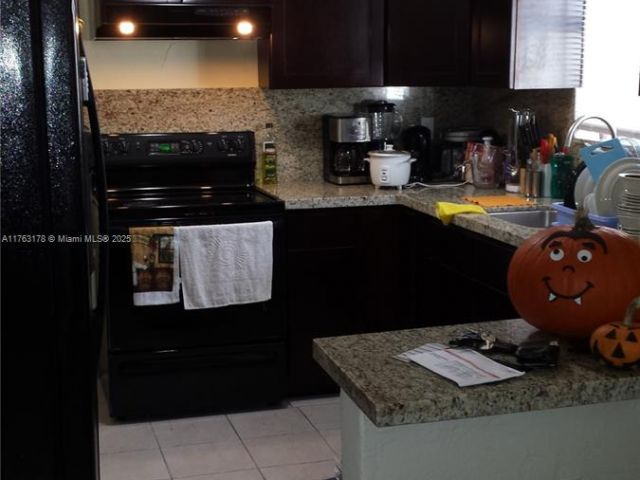 Home for sale at 27 SW 7th St - photo 5523056