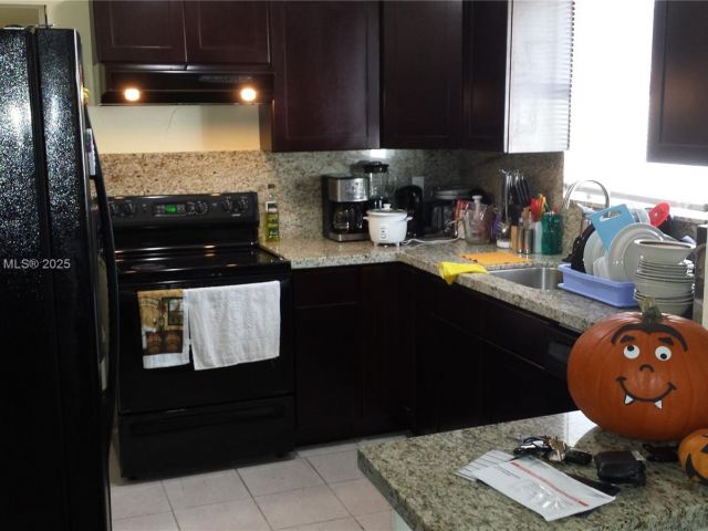 Home for sale at 27 SW 7th St - photo 5523057