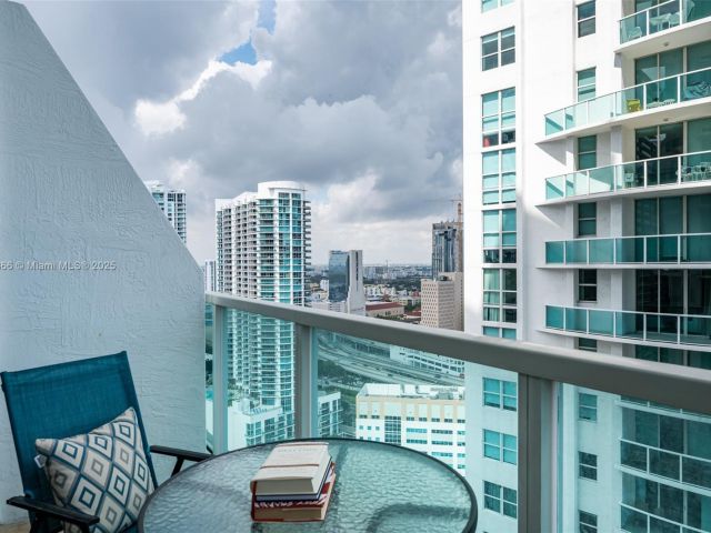 Apartment for sale  Unit #1815 - photo 5644933