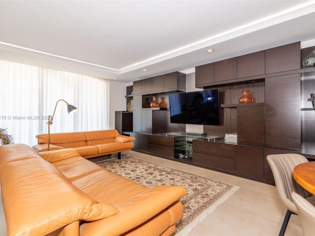 Apartment for sale  Unit #5M - photo 5699825