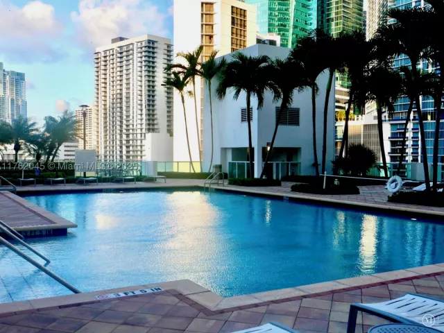 2-bedroom condo for sale in Miami - 31 SE 5th St 2611 - MondialRealty