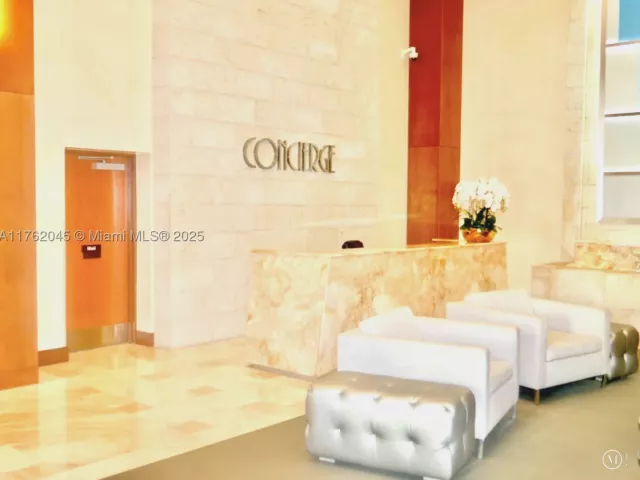 2-bedroom condo for sale in Miami - 31 SE 5th St 2611 - MondialRealty