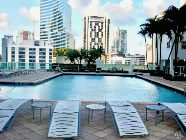 2-bedroom condo for sale in Miami - 31 SE 5th St 2611 - MondialRealty