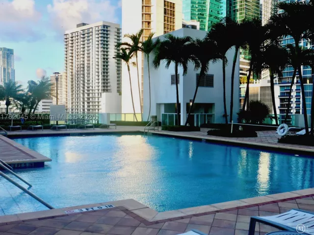 2-bedroom condo for sale in Miami - 31 SE 5th St 2611 - MondialRealty
