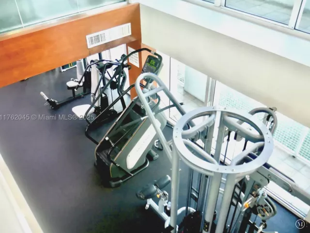 2-bedroom condo for sale in Miami - 31 SE 5th St 2611 - MondialRealty