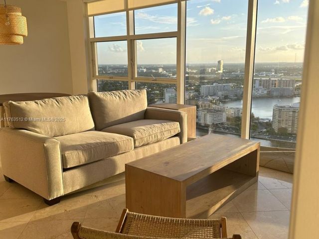 Apartment for sale  Unit #3707 - photo 5672353