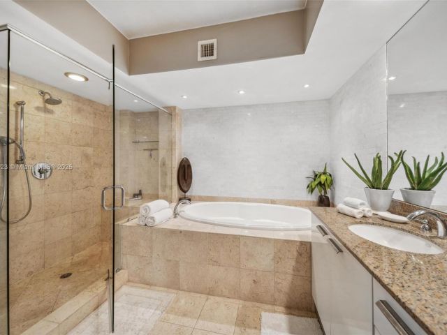 Apartment for rent  Unit #3111 - photo 5672385