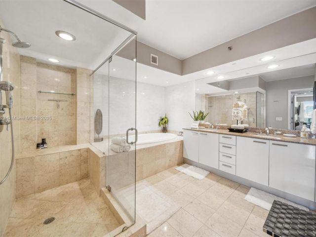 Apartment for rent  Unit #3111 - photo 5672386