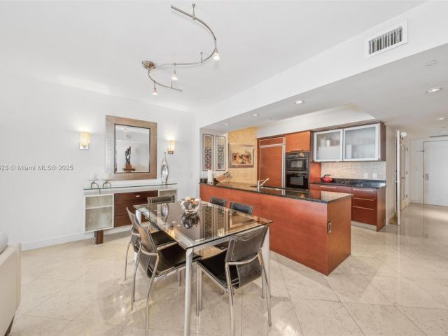 Apartment for rent  Unit #3111 - photo 5672396