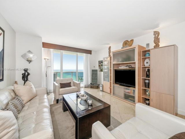 Apartment for rent  Unit #3111 - photo 5672399