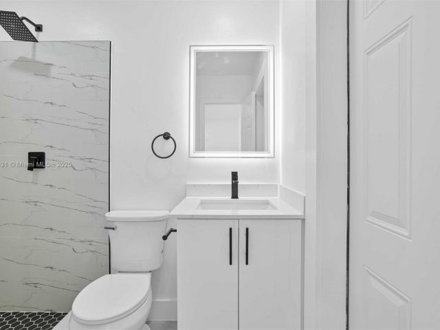 Home for sale at 1401 NW 45th St - photo 5813326