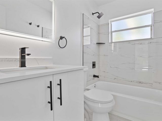 Home for sale at 1401 NW 45th St - photo 5813335