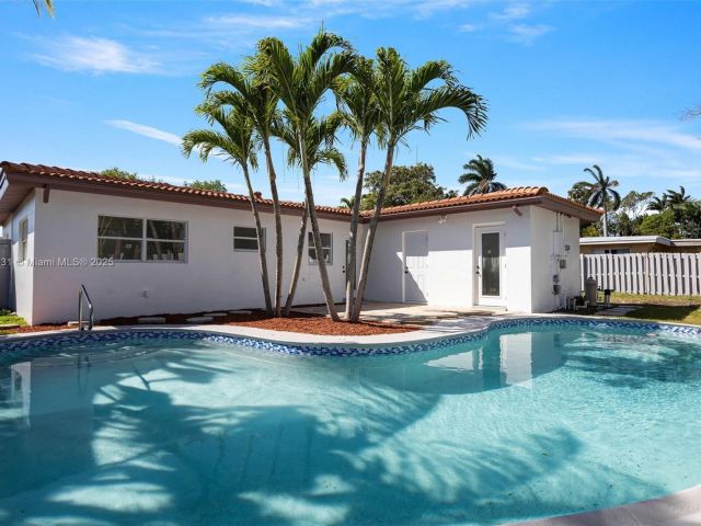 Home for sale at 1401 NW 45th St - photo 5813338