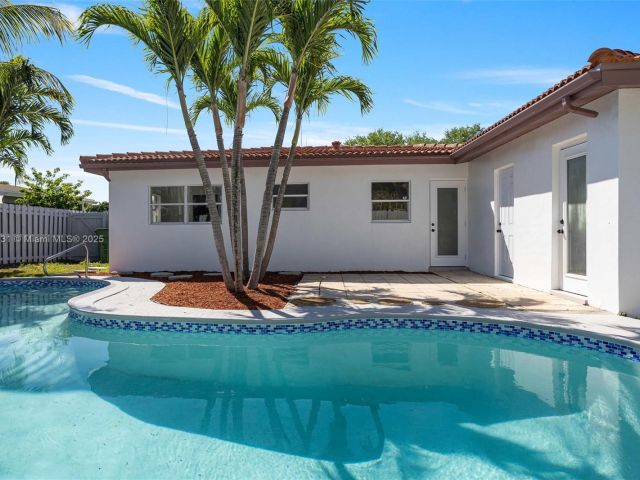 Home for sale at 1401 NW 45th St - photo 5813339