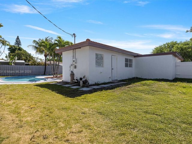 Home for sale at 1401 NW 45th St - photo 5813340