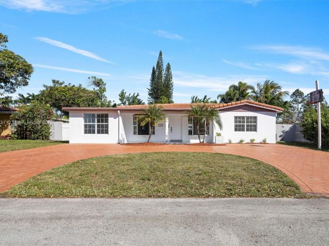 Home for sale at 1401 NW 45th St - photo 5813342