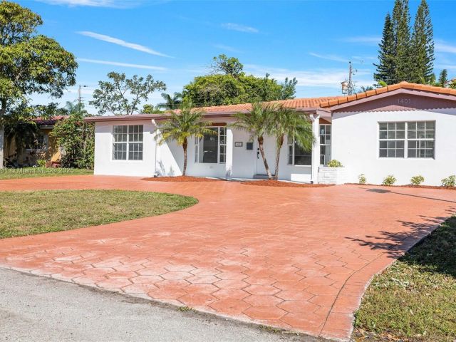 Home for sale at 1401 NW 45th St - photo 5813343