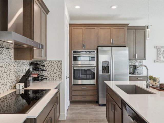 Home for sale at 4204 Veleiros Ave - photo 5830876