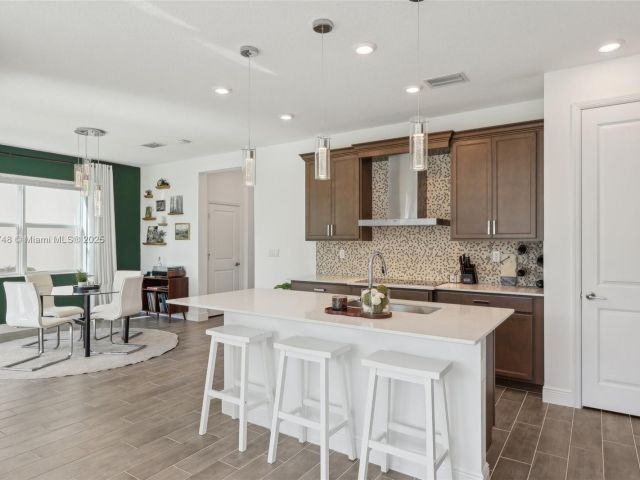 Home for sale at 4204 Veleiros Ave - photo 5830877