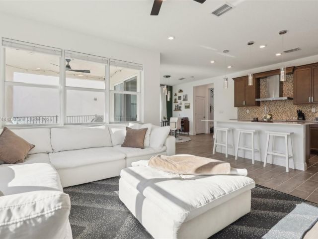 Home for sale at 4204 Veleiros Ave - photo 5830883