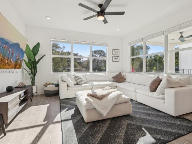 Home for sale at 4204 Veleiros Ave - photo 5830884