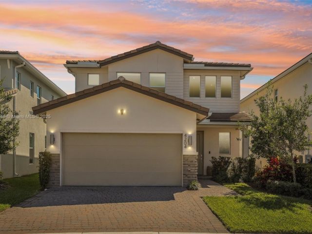 Home for sale at 4204 Veleiros Ave - photo 5830890