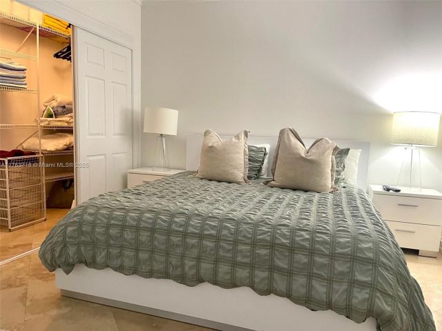 Apartment for rent  Unit #4412 - photo 5672324