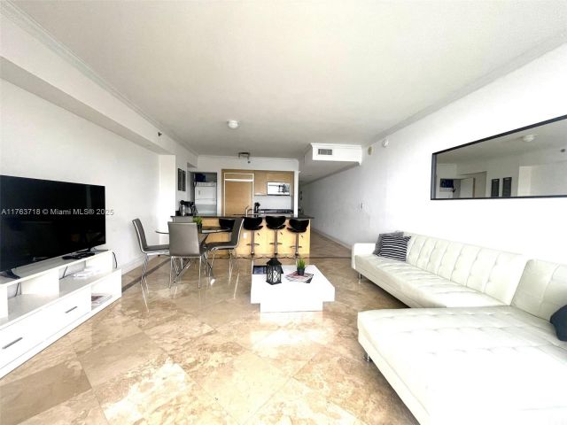 Apartment for rent  Unit #4412 - photo 5672326