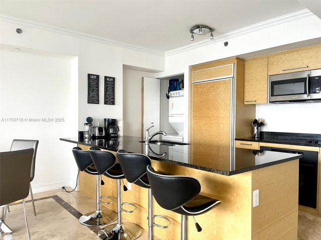 Apartment for rent  Unit #4412 - photo 5672328