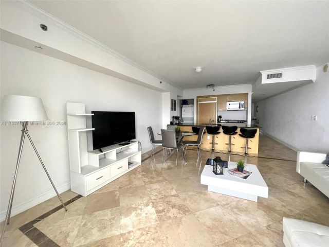 Apartment for rent  Unit #4412 - photo 5672329