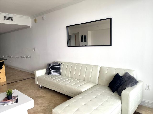 Apartment for rent  Unit #4412 - photo 5672330