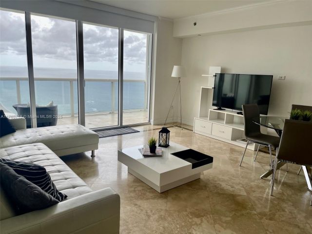 Apartment for rent  Unit #4412 - photo 5672333