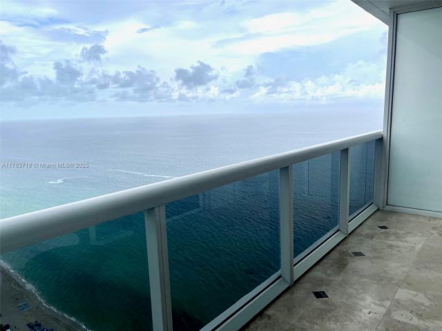 Apartment for rent  Unit #4412 - photo 5672336