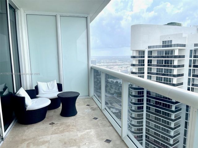 Apartment for rent  Unit #4412 - photo 5672337