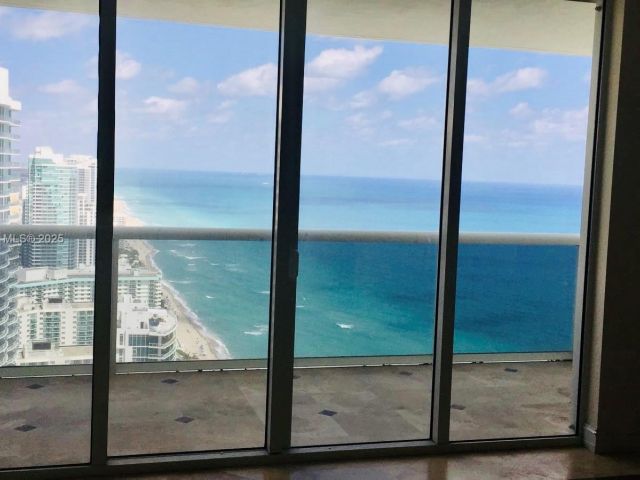 Apartment for rent  Unit #4412 - photo 5672338