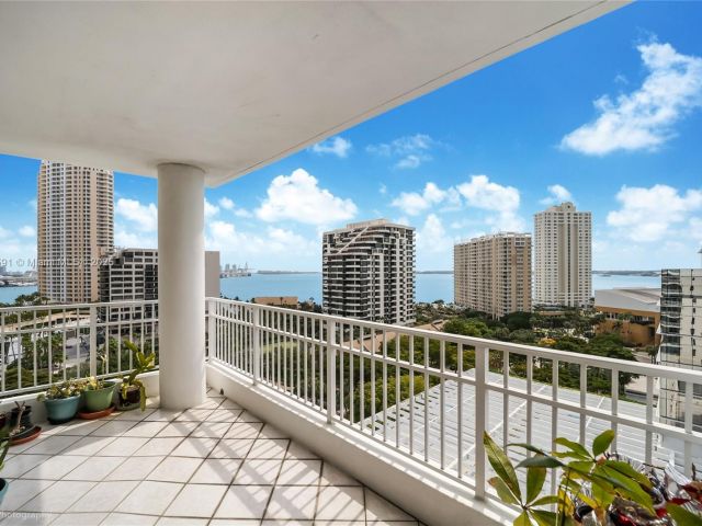 Apartment for sale  Unit #1510 - photo 5717695