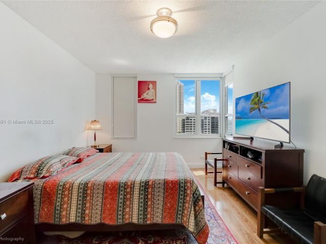 Apartment for sale  Unit #1510 - photo 5717701