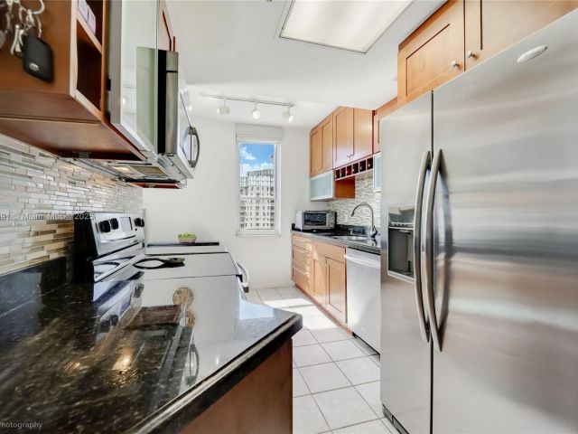 Apartment for sale  Unit #1510 - photo 5717707