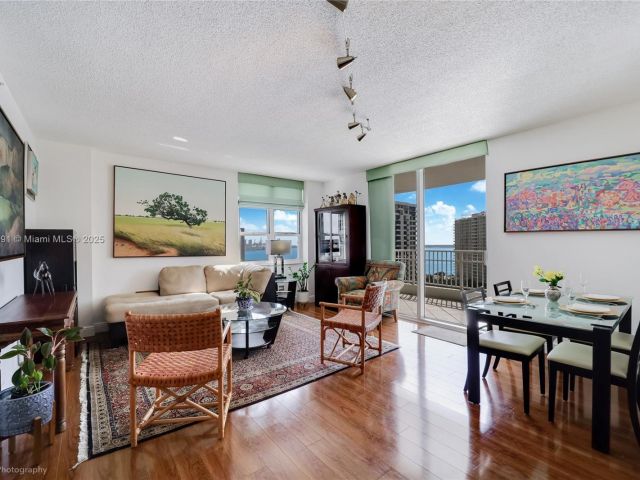 Apartment for sale  Unit #1510 - photo 5717709