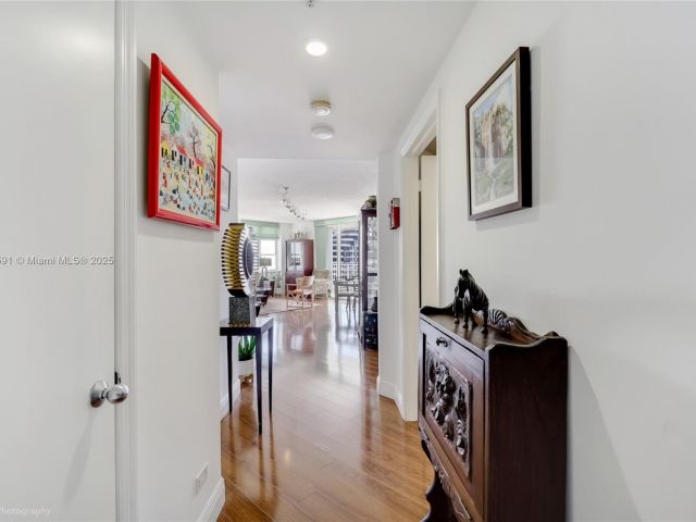 Apartment for sale  Unit #1510 - photo 5717710