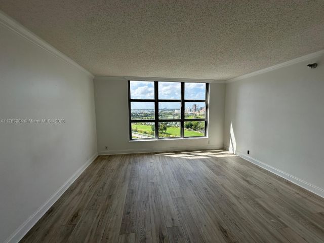 Apartment for sale  Unit #1608 - photo 5690005