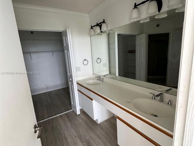 Apartment for sale  Unit #1608 - photo 5690006