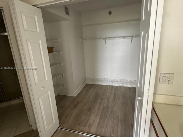 Apartment for sale  Unit #1608 - photo 5690008