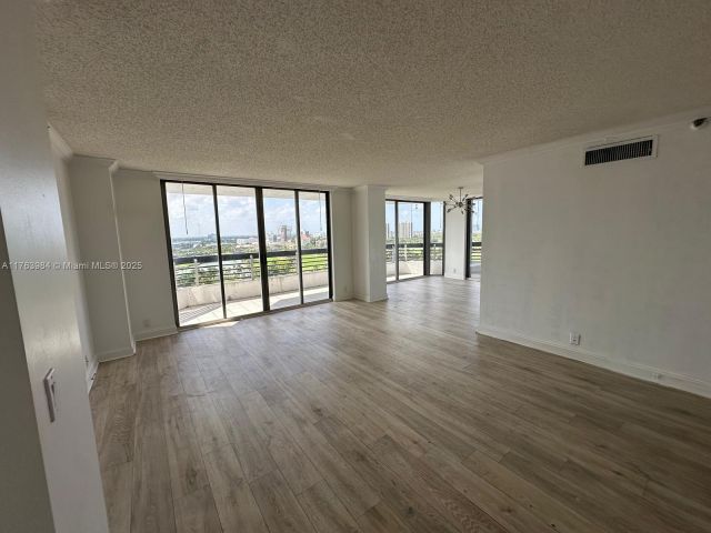 Apartment for sale  Unit #1608 - photo 5690016