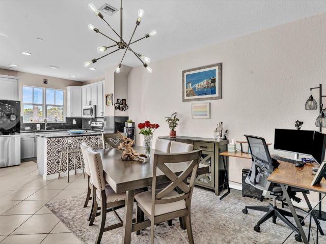 Home for sale at 1839 N Dixie Hwy 1839 - photo 5813422