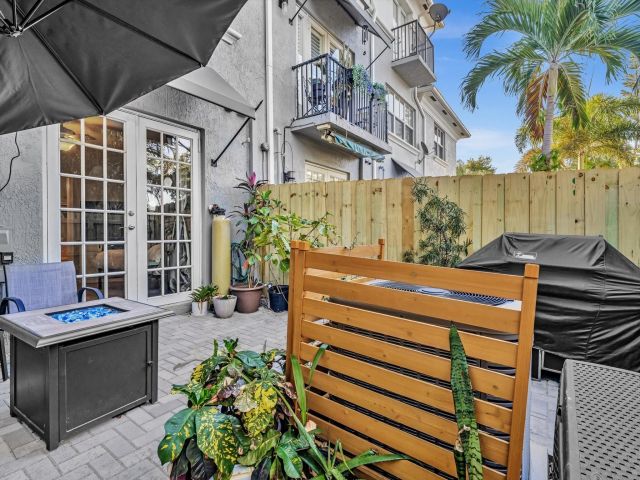 Home for sale at 1839 N Dixie Hwy 1839 - photo 5813426